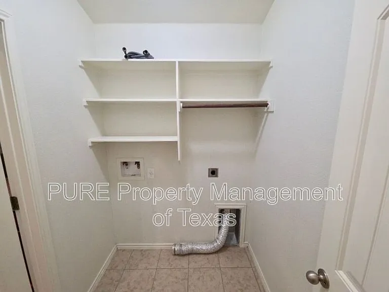19320 Nicole Ln — Photo 16