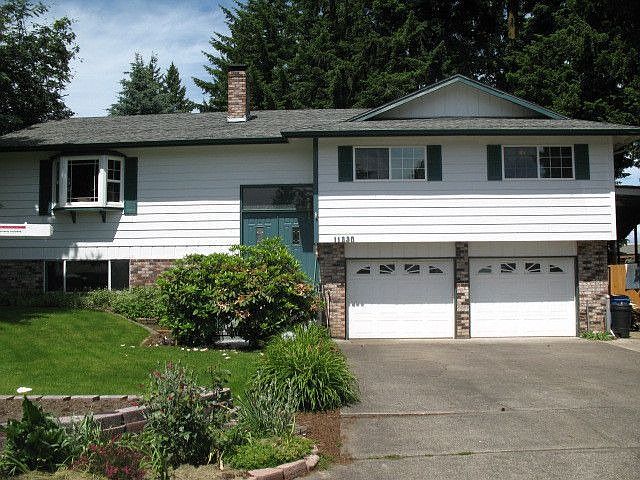 Wonderfully updated 2160 sq ft Home