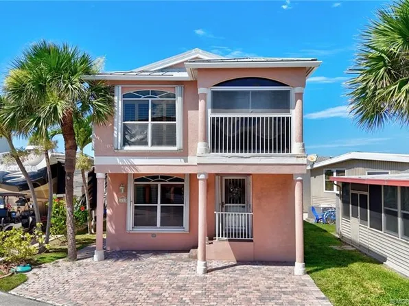 1207 Nettles Blvd, Jensen Beach, FL 34957