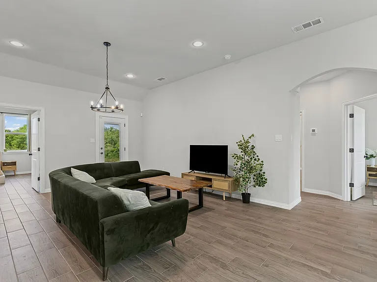 6111 Collins Ct — Photo 6