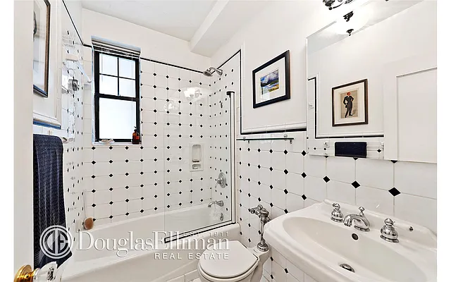 Sold by Douglas Elliman | media 25