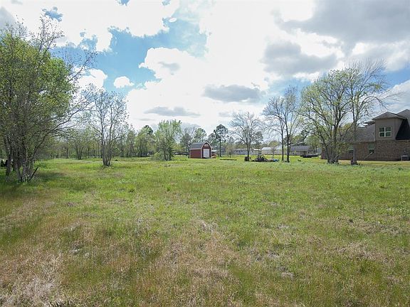2nd image of 4824 Lewis Dr