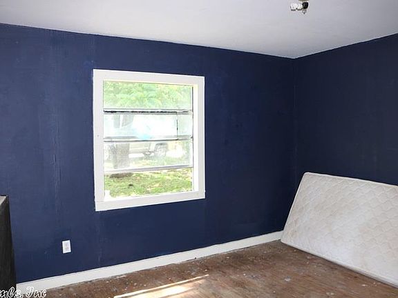3rd image of 167 N Park Ave