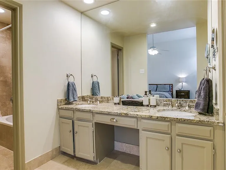3215 Elizabeth St — Photo 6