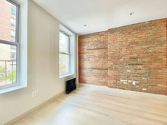4th image of 446 W 19th St #3E