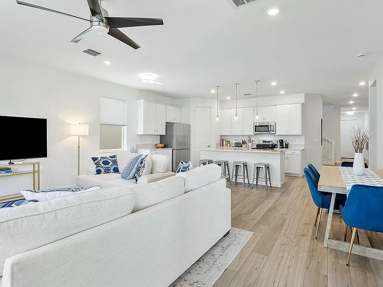13404 Brotherhood Way — Photo 7