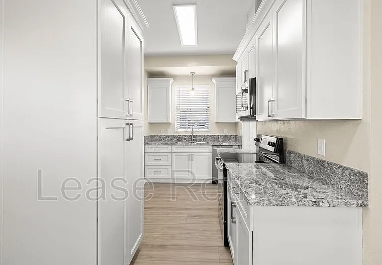 825 Heritage Pl — Photo 16