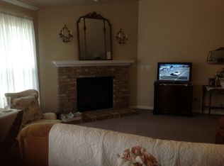 703 Northgate Dr, Saint Joseph, IL 61873