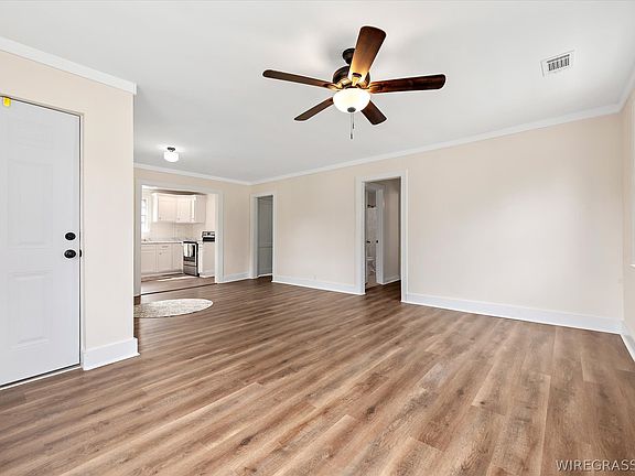 4th image of 402 Perry St