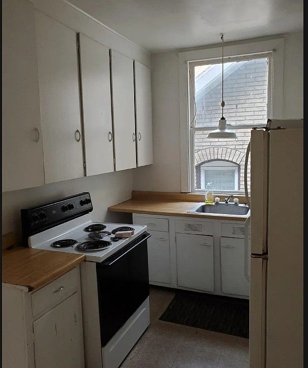 2nd image of 387 S River St #2A