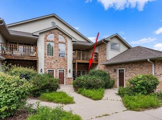 628 W Hillcrest Rd UNIT C, Saukville, WI 53080