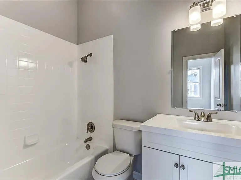 525 E Gaston St — Photo 23