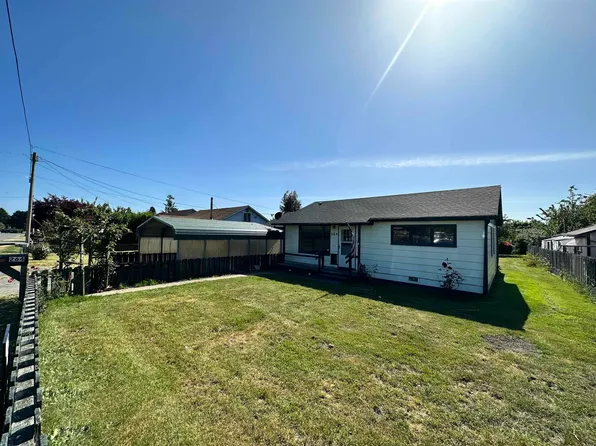 264 Brookings Ave, Smith River, CA 95567