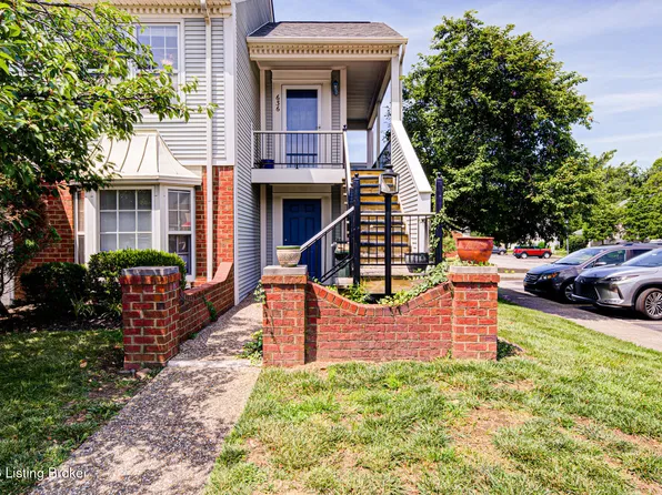 636 Cobblestone Sq #636, Louisville, KY 40223