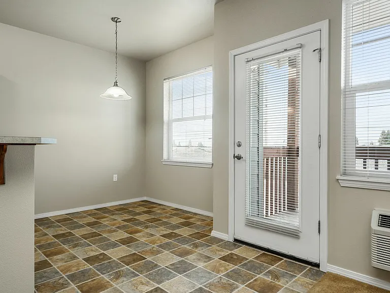 Springbrook Ridge Apartments — Photo 12