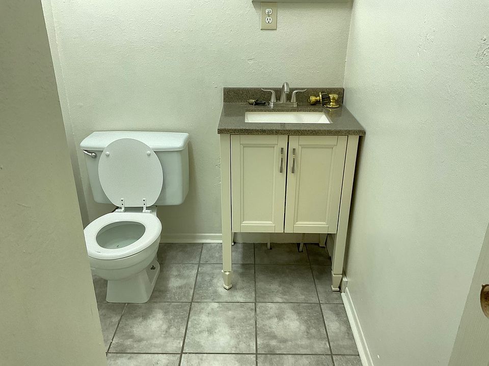 208 W 1st Triplex 208 1st Triplex Pittsburg KS Zillow