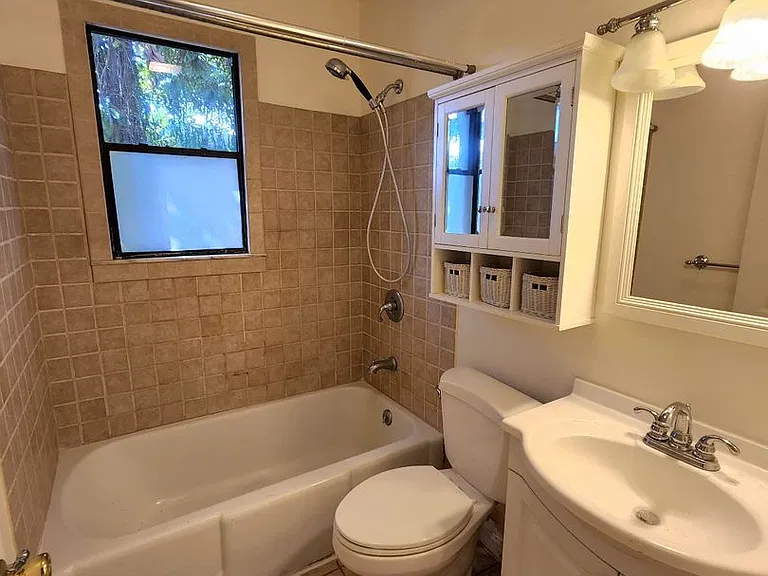 206 Berry Rd — Photo 17