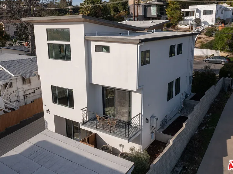 2512 Berkeley Ave — Photo 52