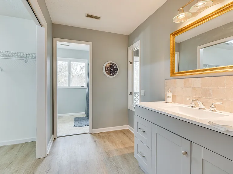 5009 Emerald Dr — Photo 16