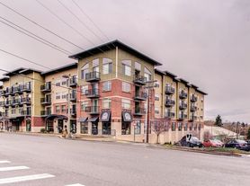 McKenzie Square Apartments