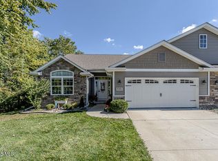 5956 Pine Tree Pl, Sylvania, OH 43560