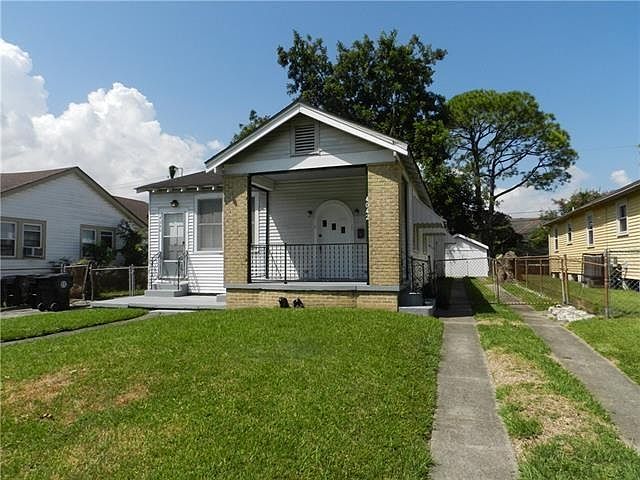 1st image of 4042 Piedmont Dr