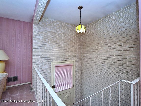 4th image of 495 Ionia Ave