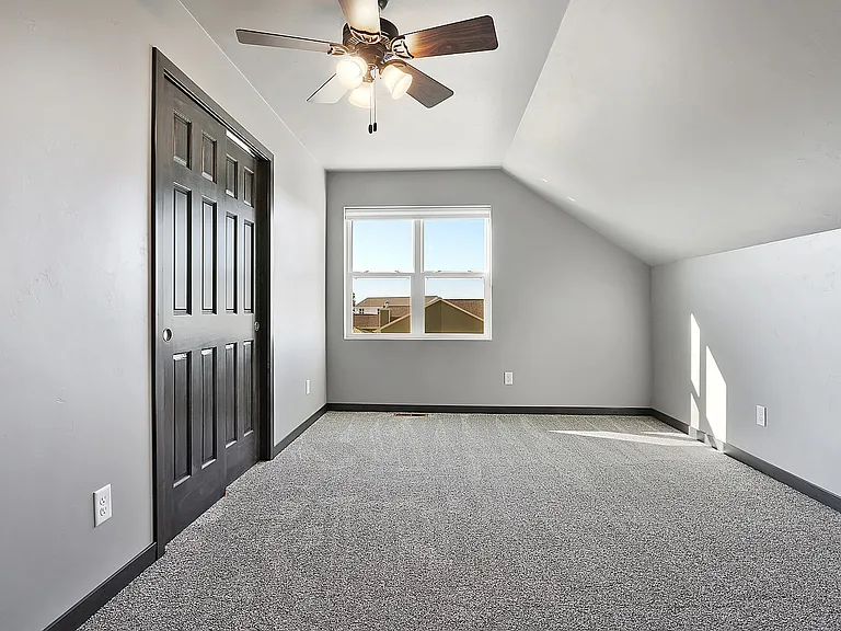 635 Diversity Dr — Photo 12