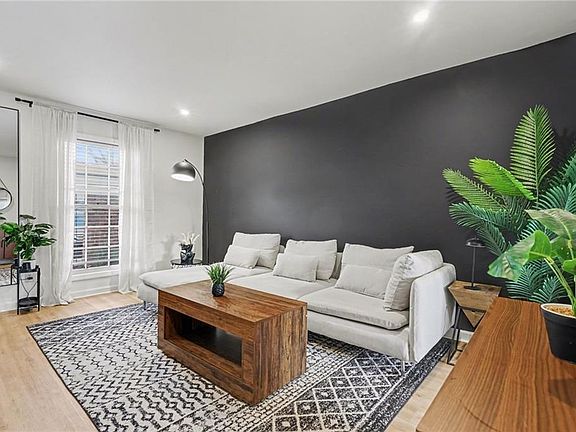 4th image of 3083 Colonial Way APT E