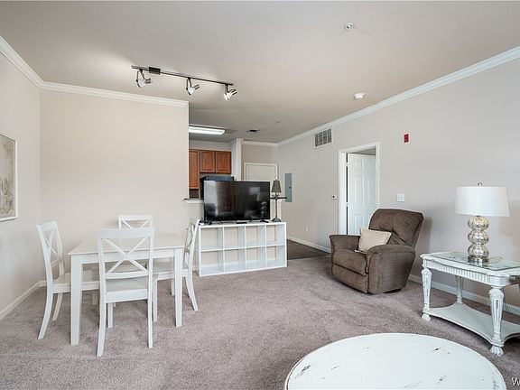 4th image of 600 13th St Unit 342