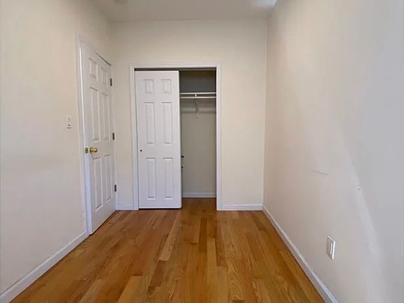 4th image of 25-05 40th Ave #7