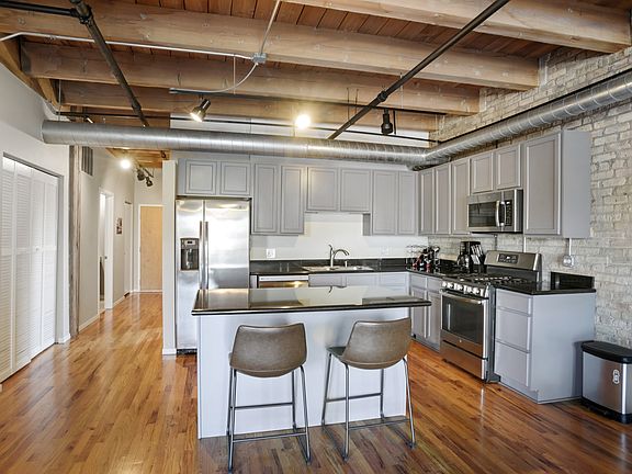 5th image of 2161 N California Ave APT 206