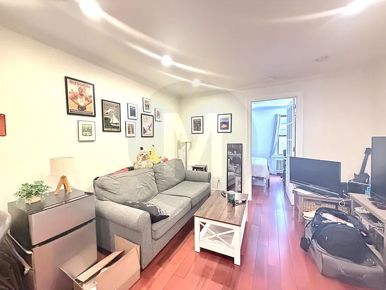1061 1st Ave #5 — Photo 3