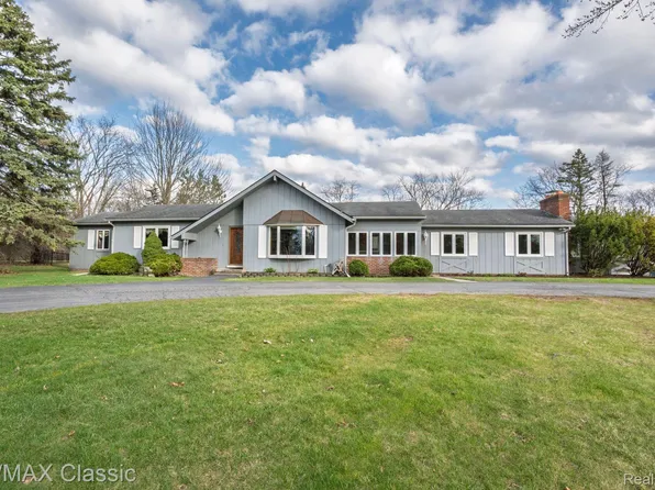 13120 N Beck Rd, Plymouth, MI 48170