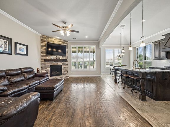 3rd image of 1116 Macgregor Ln