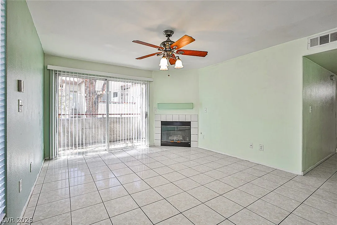2 bed, 2.0 bath, 1027 sqft, $1,250 — Photo 2