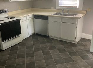 218 Sample Rd, Greenwood, SC 29649