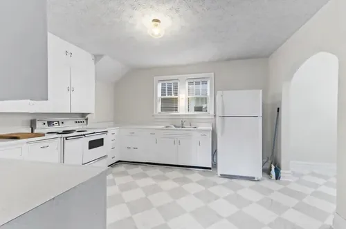 123 Etna St Photo 1