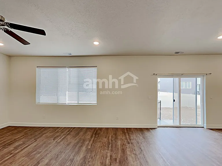 2381 E Frontier St — Photo 7