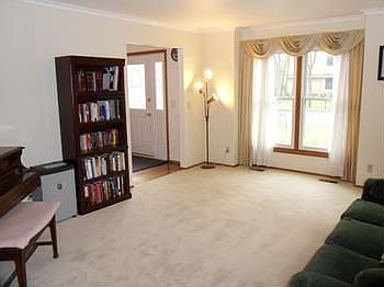 4th image of 504 Nakoma Dr