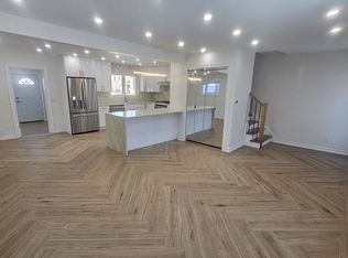 73-30 181st St #1, Fresh Meadows, NY 11366