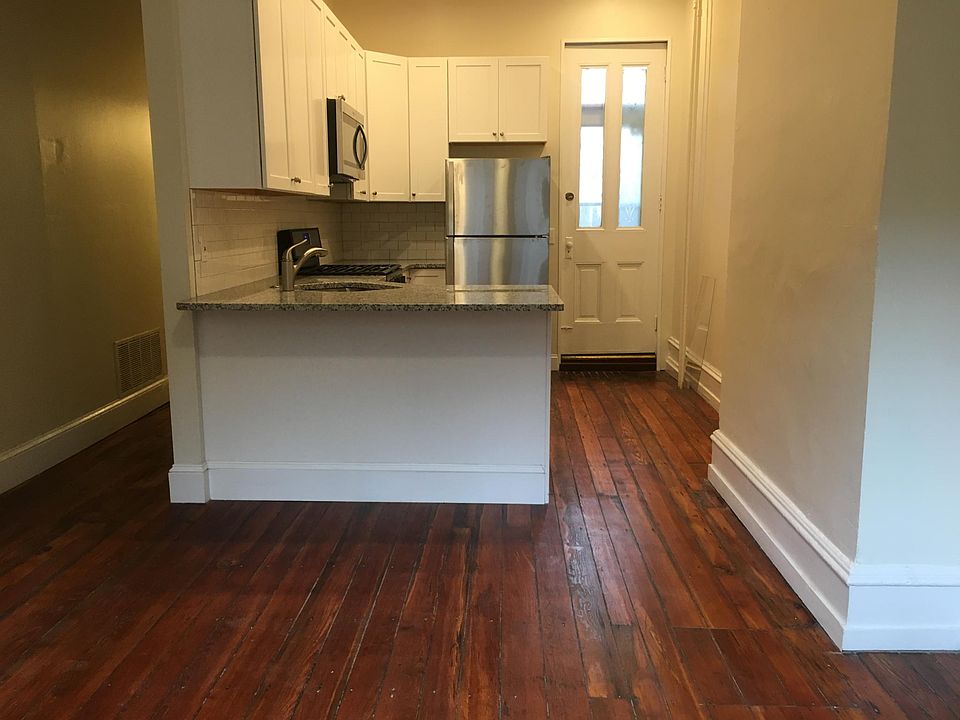 Kitchen and exit to yard