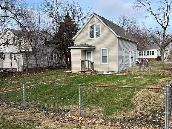 5th image of 900 W Virginia Ave
