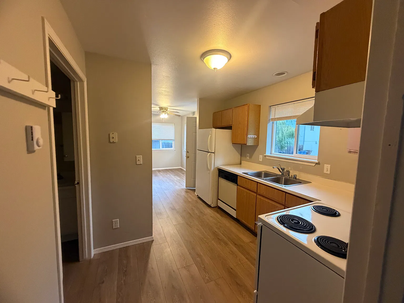 1 bed, 700 sqft, $1,350 — Photo 4
