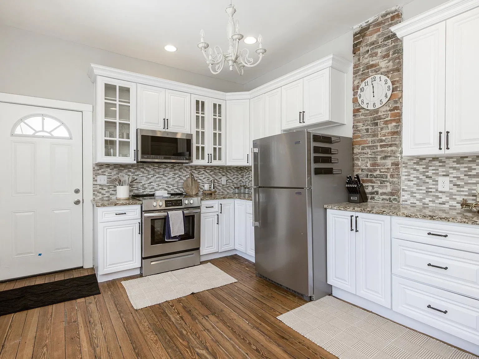 200 W Main St — Photo 1