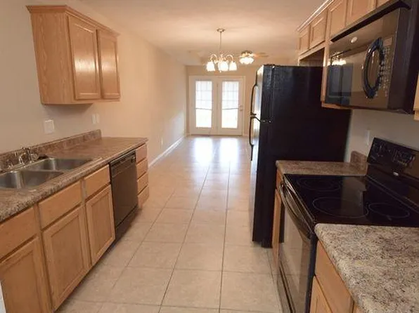 407 W Summit St, Aurora, MO 65605