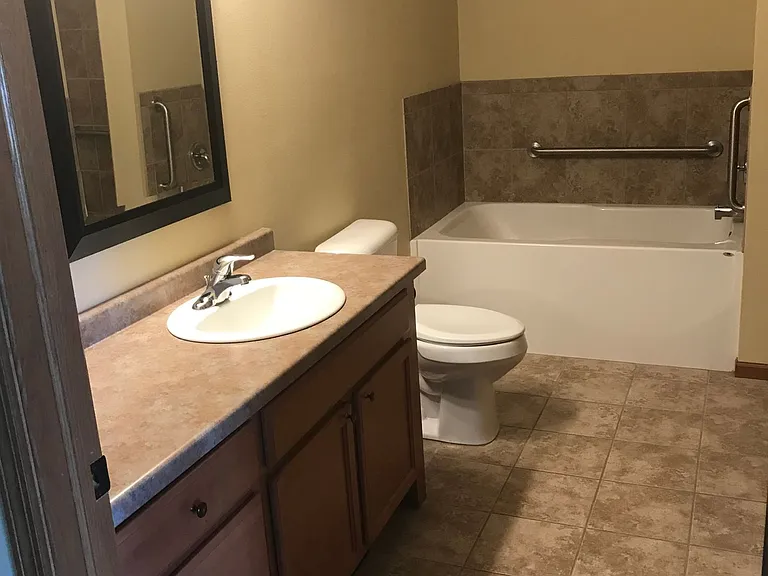 5557-5559 Cyndi Ct — Photo 7