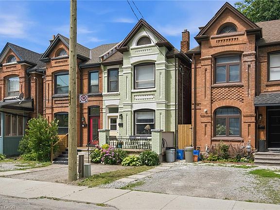 2nd image of 22 Spring St