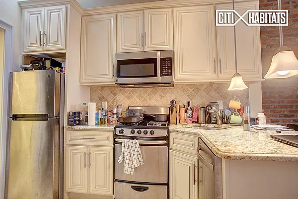 Rented by Citi Habitats | media 11