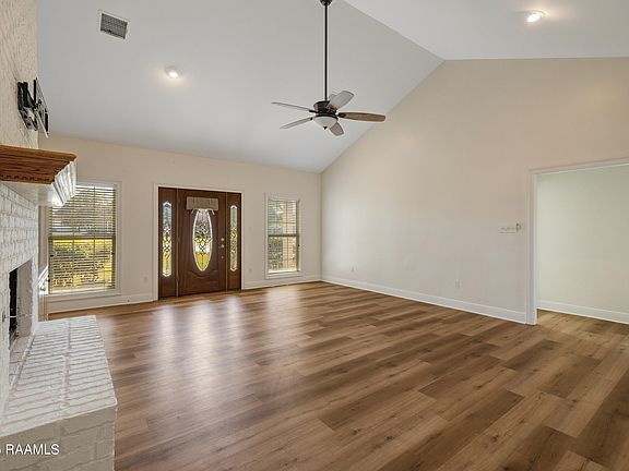 5th image of 307 Mill Pond Dr